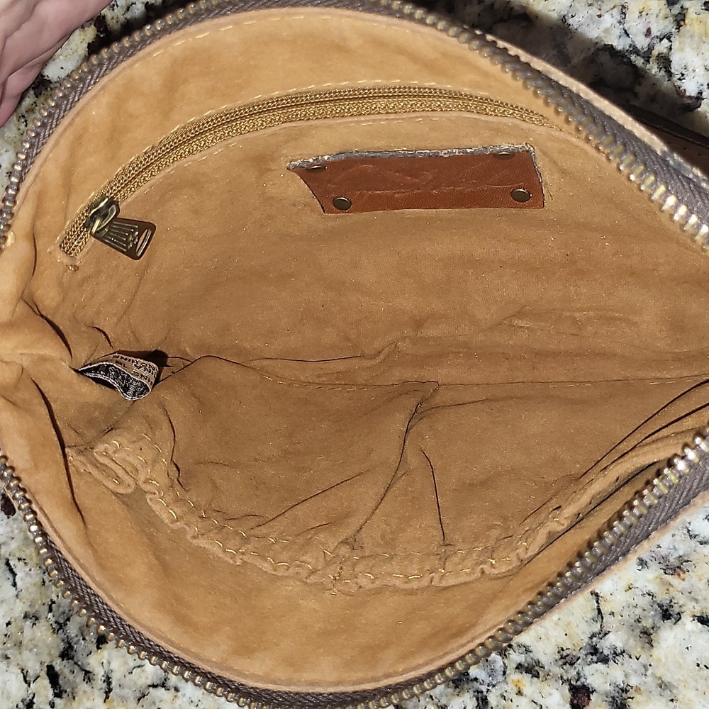 Patricia Nash Burnished Tooled Cassini Wristlet - Picture 6 of 13